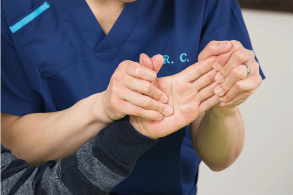 リハビリをしている